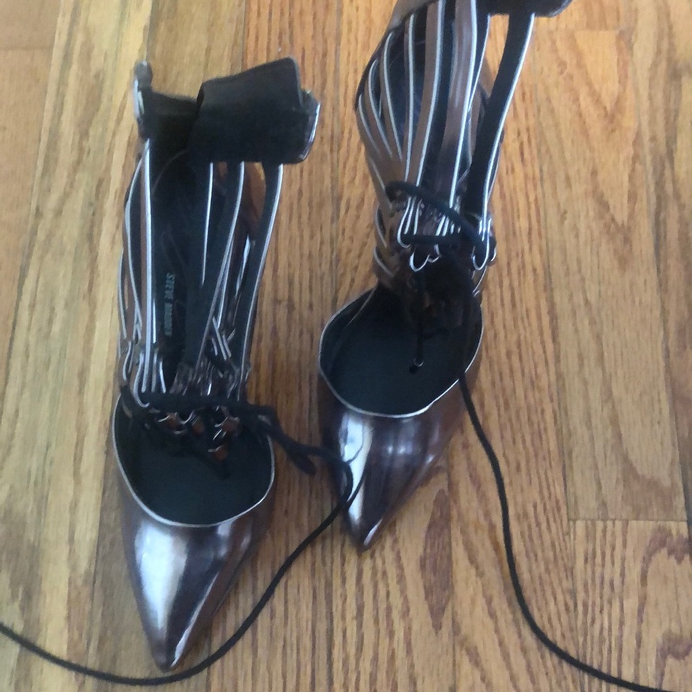 Metallic Steve Madden tie up pumps